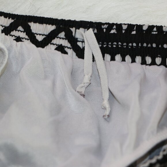 Varsity Spirit Aztec Print Sprinter Shorts – Size Small 🖤🤍🏃‍♀️ - Picture 7 of 10